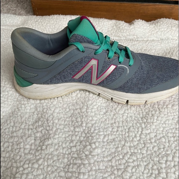 New Balance pink, teal and gray sneakers size 8.5 - Picture 3 of 9